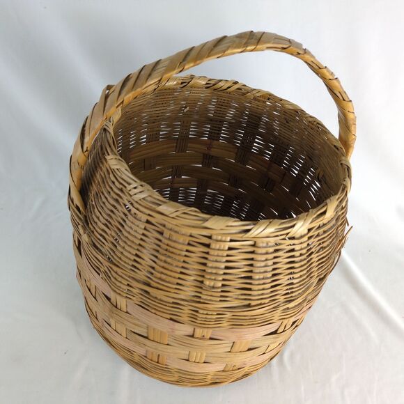 Vintage Large 16" Beehive Woven Rattan Sewing Basket with Top Handle, Yarn Split - Picture 2 of 6